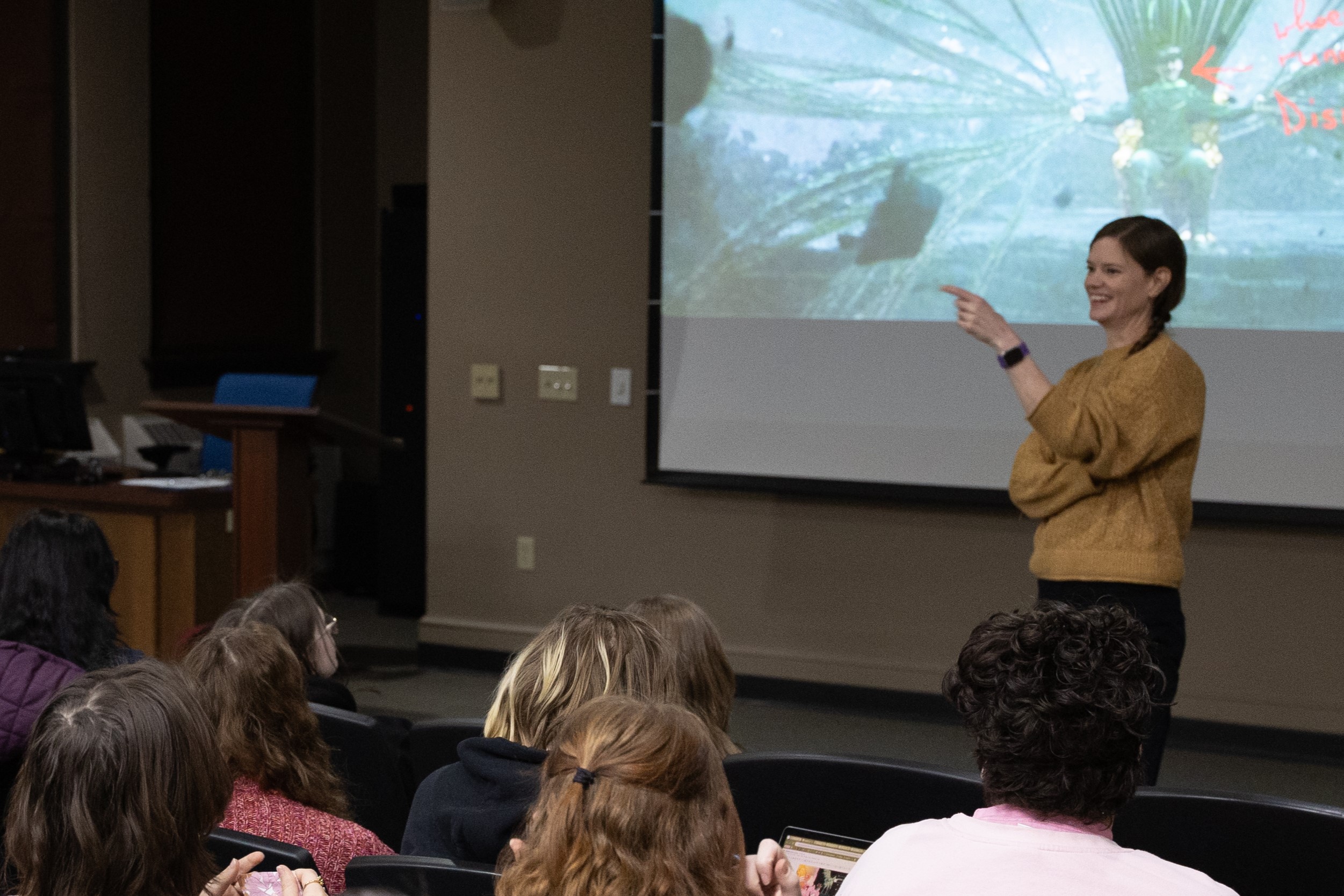 Associate Professor Carrie Elza piloted a new course topic focusing on artificial intelligence and media production for the 2025 spring semester.